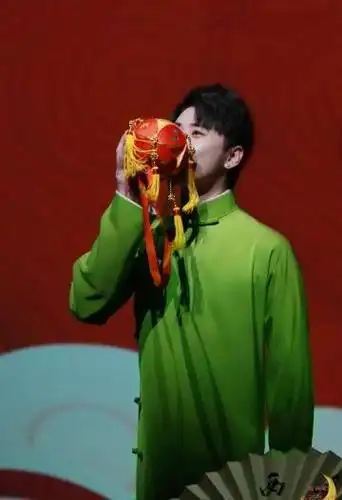 凝宝儿啊02-23来自 huawei p30恭喜哥哥95 95@繁星伴月张云雷粉丝