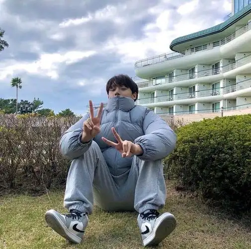 李到晛,你是四月吹来的风