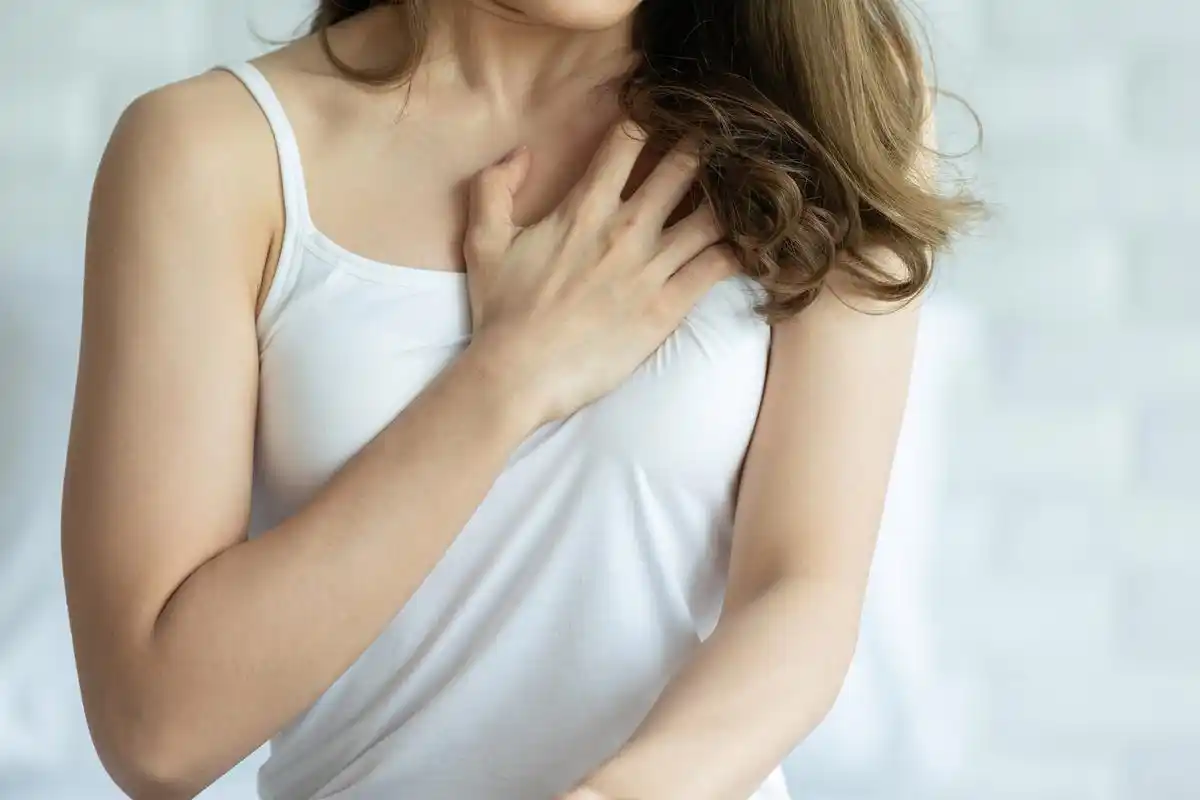 每天早上起床胸口疼可能是由多种原因引起的,其中一些原因是比较