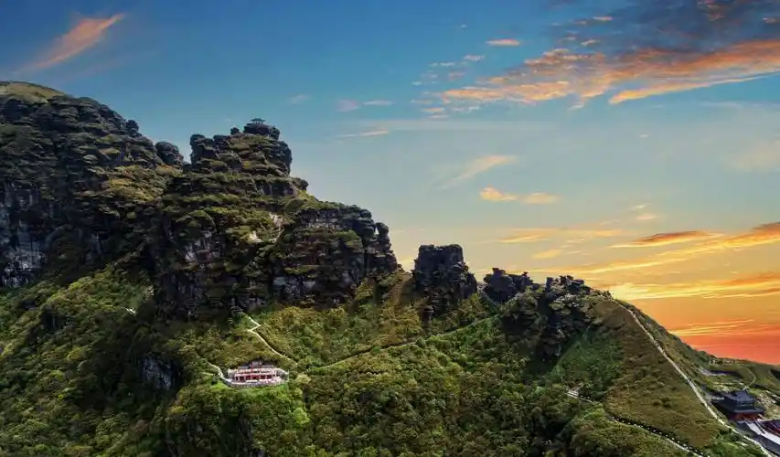 梵净山:中国佛教五大名山之一,国家5a级旅游景区,在贵州铜仁_因为