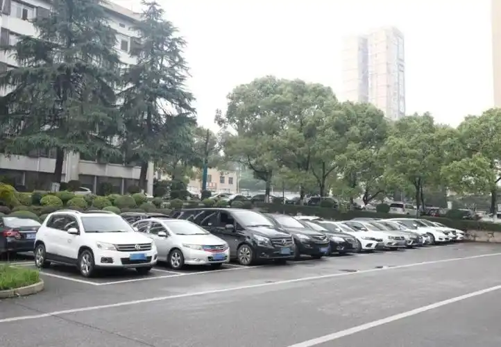 5月1日起,娄星区14家单位停车场,免费开放!