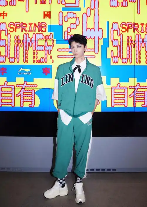 丁禹兮眼妆##丁禹兮手臂小猫纹身贴