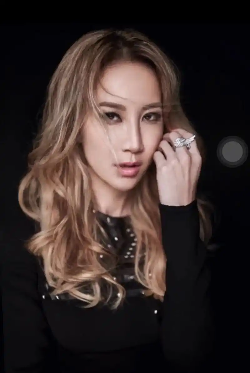 女星 #美出高级感 喜欢的女歌手,看到消息以为是假的,但是 - 抖音