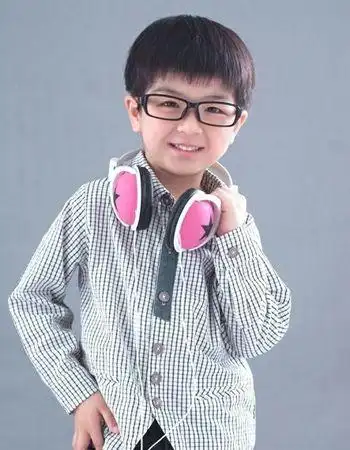 4至6岁男孩子剪什么发型好看 4岁男儿童短发发型设计