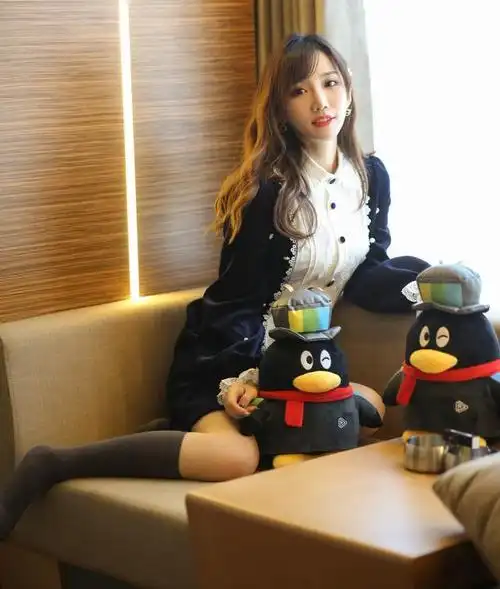 kpl电竞圈的美女解说小鹿