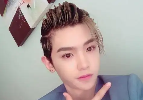 2023年男生街头风马尾辫发型嘻哈界男生最火扎发_男生扫一扫脸型配