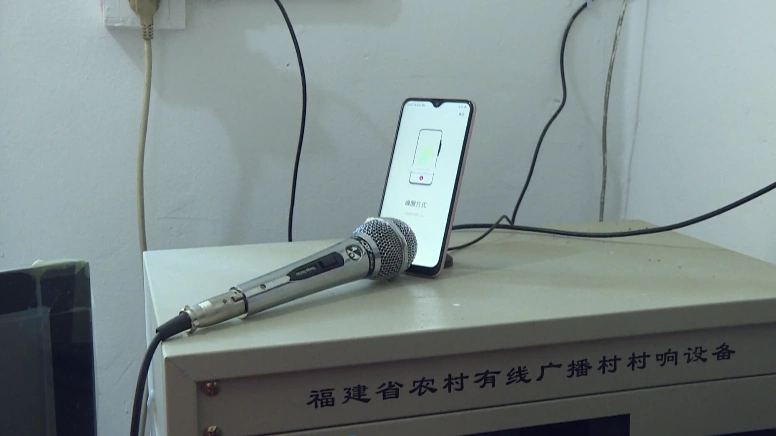 听到这些广播大家都自觉了,尽量少出门,人多的地方不去,家人也交代一