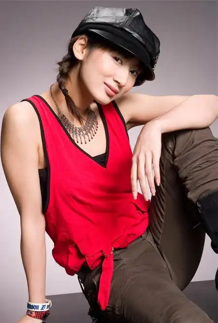 郭珍霓经纪人何先生:13798105656