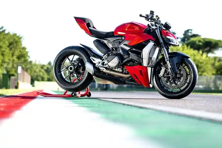 杜卡迪 2022 街霸 v2,v4 sp 户外特写_搜狐汽车_搜狐网