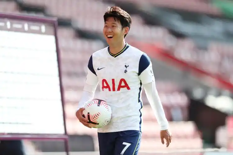 韩国球星孙兴慜上演"大四喜"(孙兴慜太疯狂!创历史一战上演9.