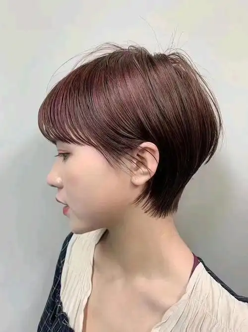 当下最火发型有哪些?个性短发创意染半头烫,时尚出彩很自然插图