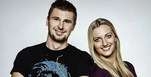 科维托娃与冰球选手男友订婚计划明年办婚礼