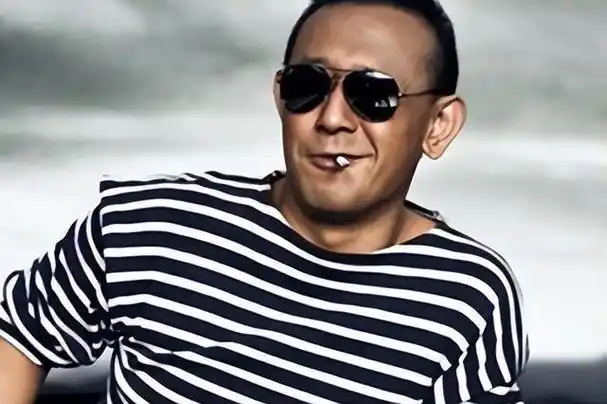 鬼才姜文爱过刘晓庆错过宁静最终和小15岁周韵收获幸福