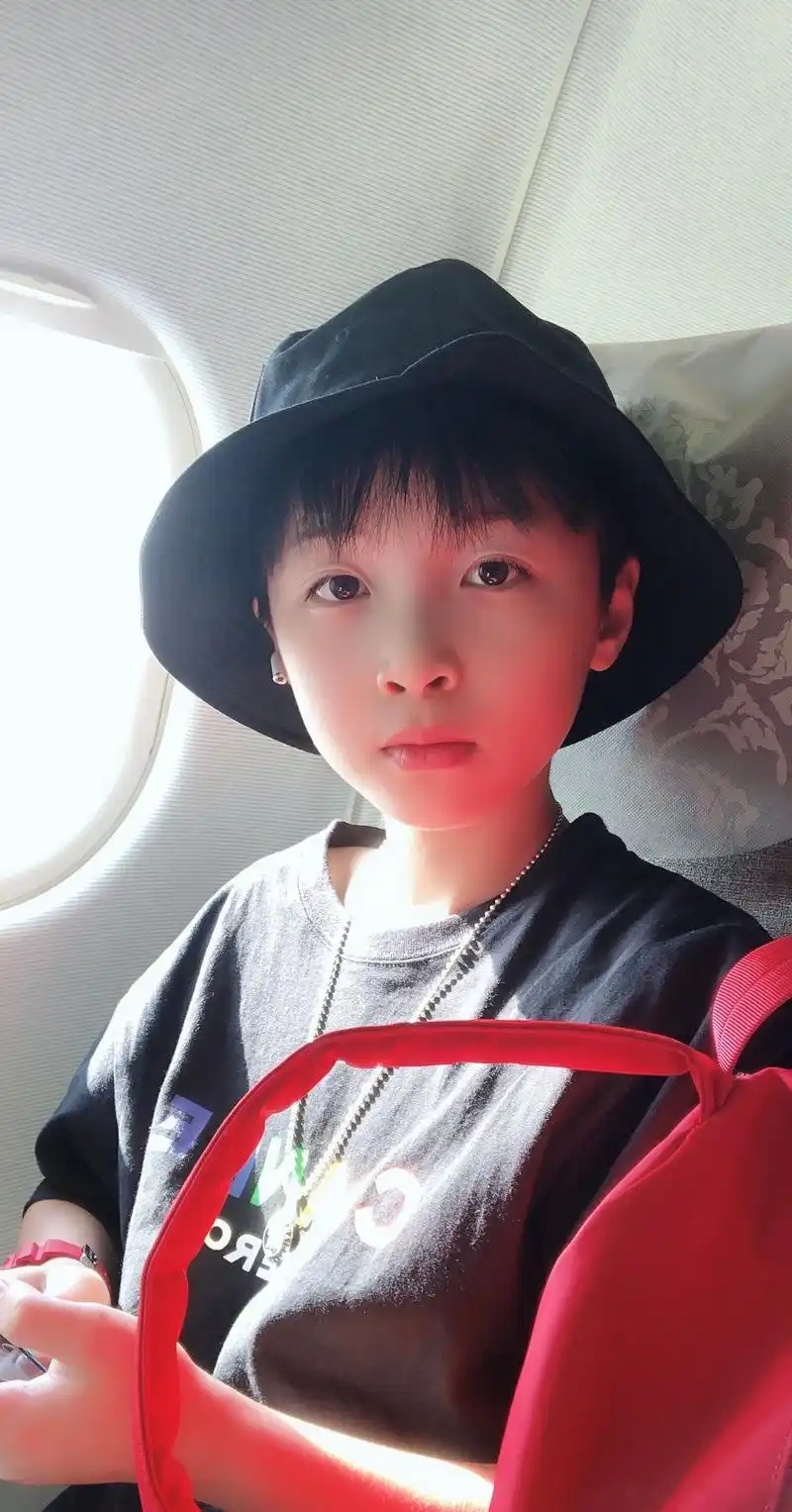 石悦安鑫今日自拍