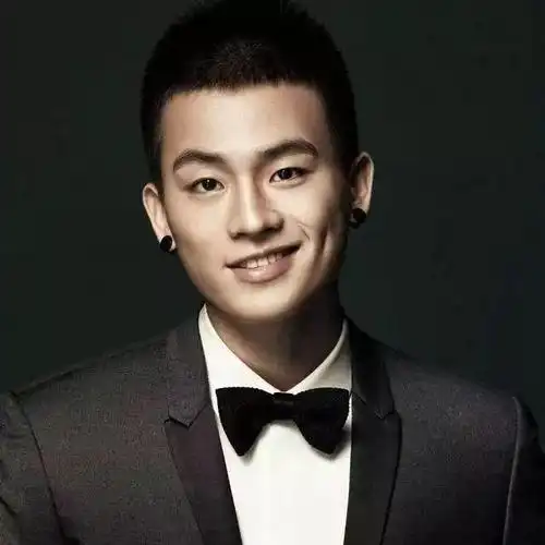 欧豪今年有多少岁(霸屏各大院线90后)(16)