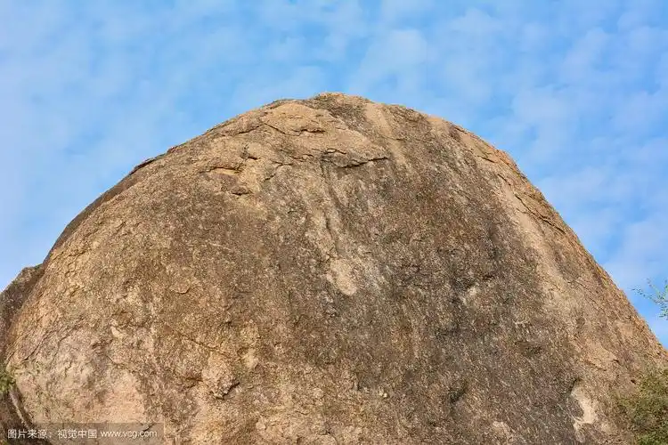 山上的大石头