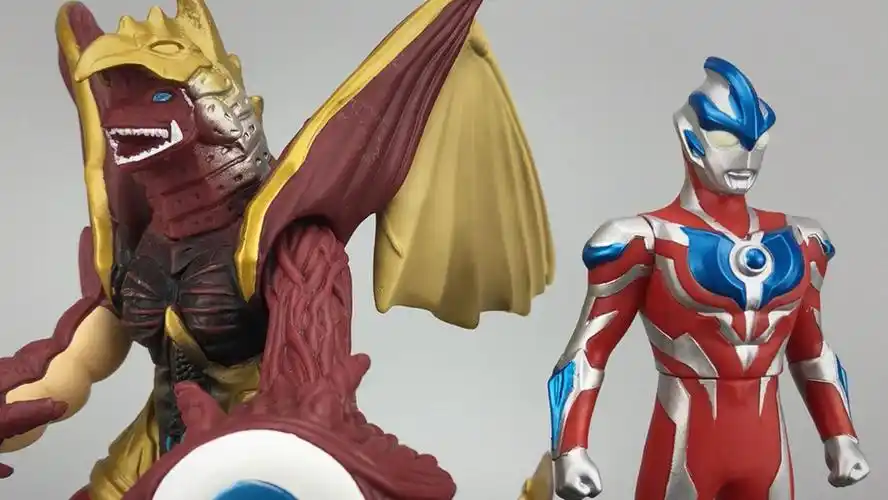 捷德奥特曼玩具  :银河奥特曼s 超合体怪兽法伊布王