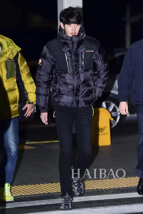 金宇彬1月17日韩国仁川机场街拍 (飞香港)金宇彬10月18日韩国金浦机场