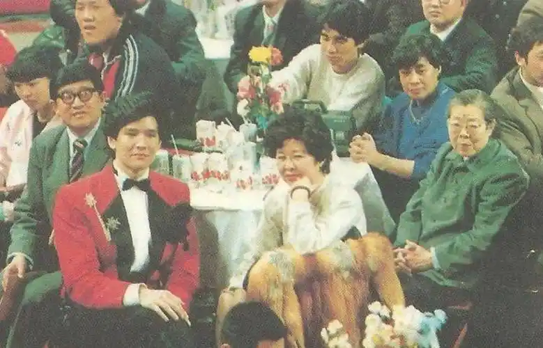 从一夜爆红到销声匿迹那个在舞台跳迪斯科的费翔怎样了