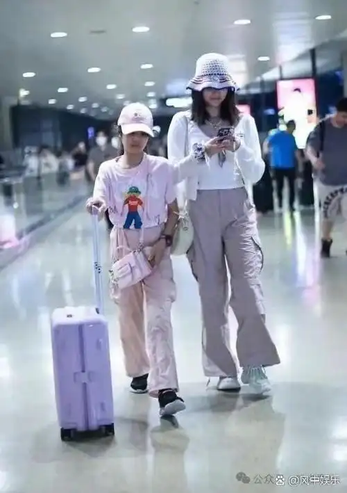 48岁的马伊琍虽然是个单亲妈妈,但活得真实又坦然.