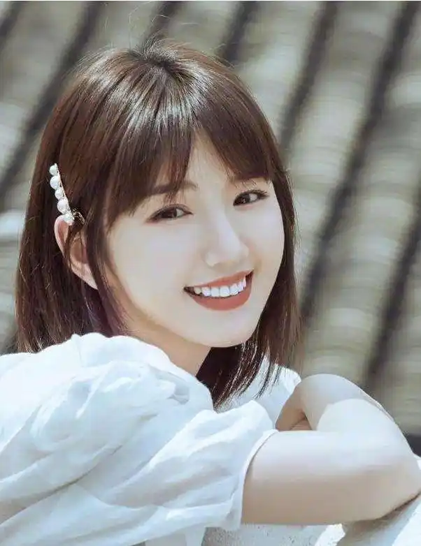 这五名肉脸女演员,甜美笑容杀伤力十足,减龄颜值深受观众喜爱