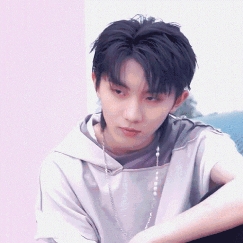 马嘉祺鲻鱼头造型##时代少年团日落天台拍摄花絮