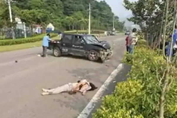 女子骑电瓶车被撞20多米当场死亡事故现场惨烈