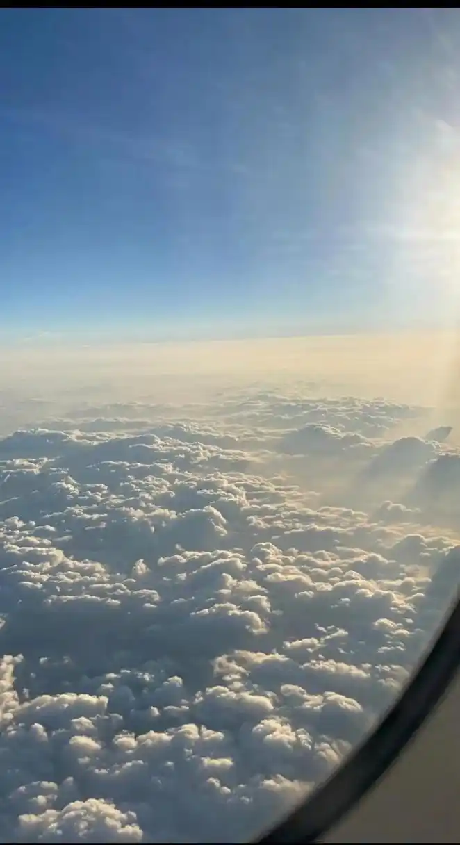 春日晚霞大赏 飞机上看晚霞 飞机上拍天空 云层上的风景.