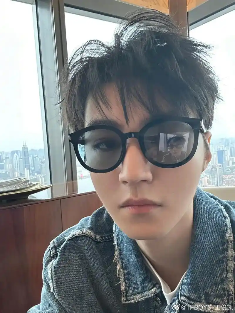 论我哥这些年的怼脸自拍《一》#王俊凯怼脸拍 #能抗住怼脸镜头 - 抖音