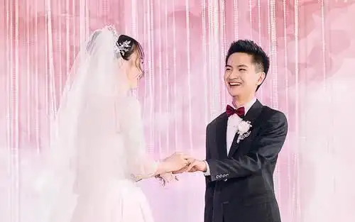 《快乐星球》15年过去,丁凯乐结婚,冰柠檬当网红,她嫁给小包总