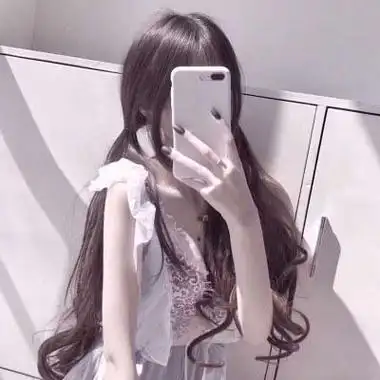 手拿手机拍照挡脸女生头像可爱女生手遮脸