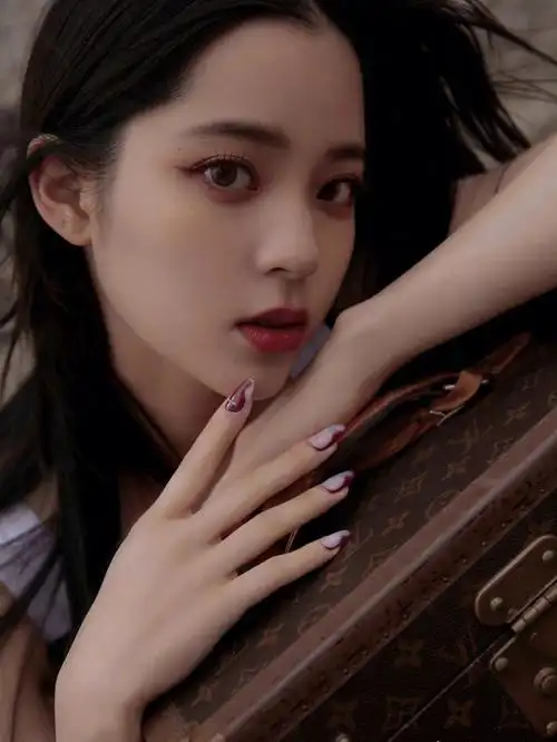 欧阳娜娜最近美照00