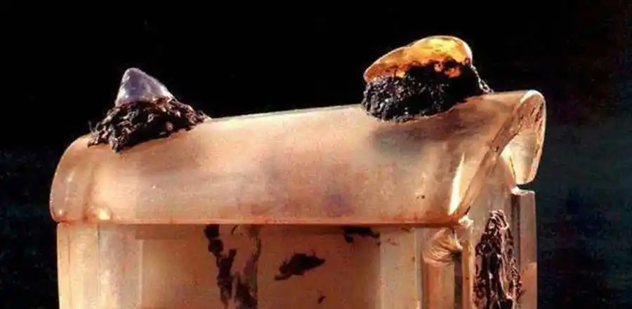 雷峰塔下真有白蛇吗01年专家进入地宫千年的秘密曝光