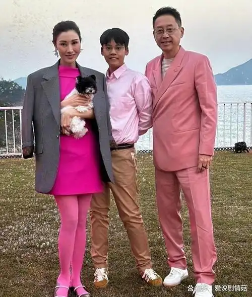 "把老公熬成爹",4对明星夫妻同框,明明相差没几岁却像两代人