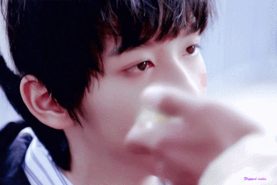 时代少年团是由马嘉祺,丁程鑫,宋亚轩,刘耀文,张真源,严浩翔,贺峻霖七