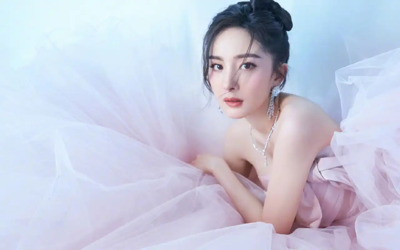 杨幂粉色纱裙性感写真桌面壁纸