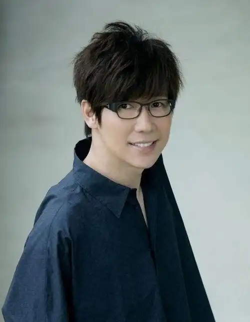 《我希望》是品冠,黄婷作词,品冠作曲并演唱的歌曲,收录在专辑《未拆