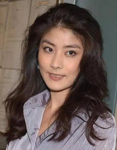 陈慧琳一个被宠上天的女人出道25年零绯闻47岁活成公主