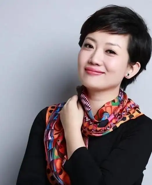 央视美女主持人王端端:事业与家庭的完美平衡 央视美女主持人王端端