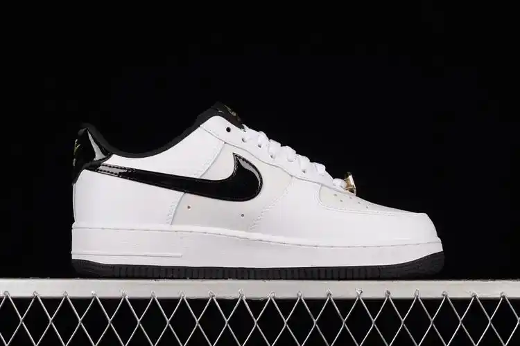 nikeairforce107low耐克白黑配色空军一号低帮休闲板鞋dq0300100