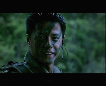 但是《士兵突击》里对于袁朗的个人感情,只是用他口述的形式一笔带过