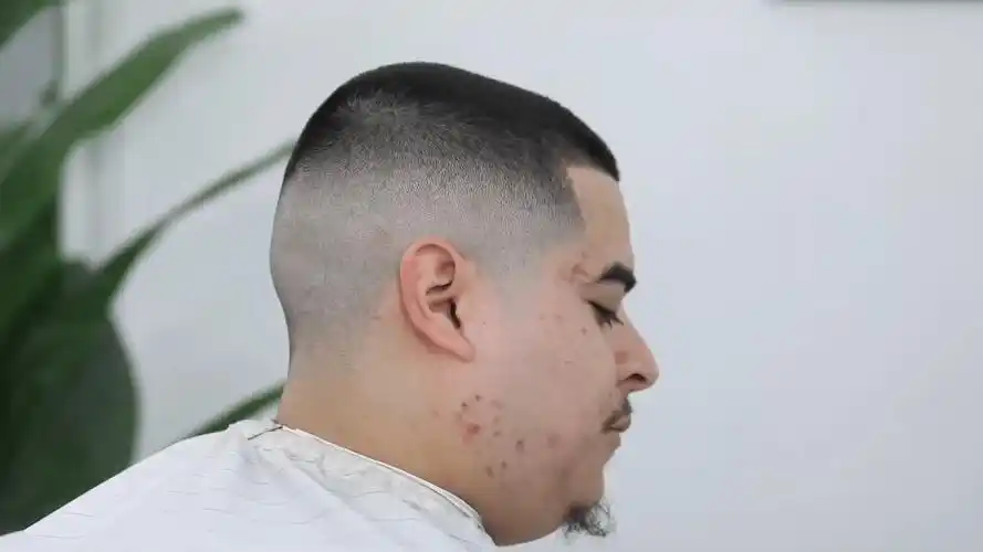 微胖男士剪款渐变寸头真精神