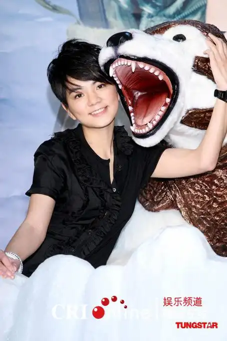 p>陈嘉桦(ella),1981年6月18日出生于台湾省屏东县,中国台湾女歌手