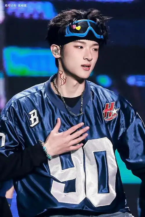 tf家族新年音乐会##tf家族演出推迟##张峻豪 顶级liveking##张峻豪