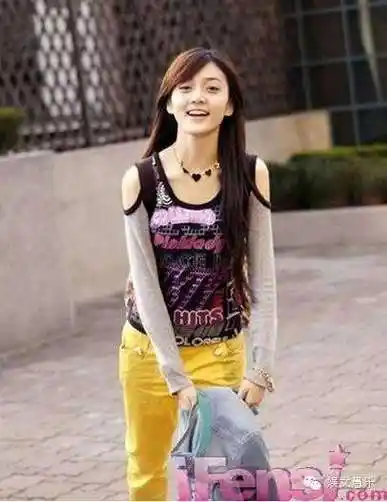 9岁在《老房有喜》饰演小海燕一角,与赵薇苏有朋搭档