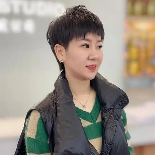 50岁女人尽量少烫大妈卷试试这五种发型时髦显气质还减龄