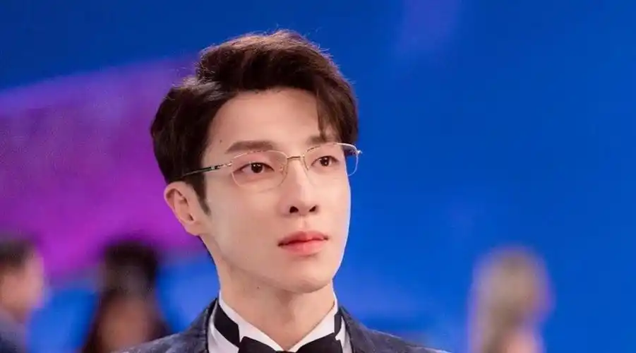 《半是蜜糖半是伤》男二号杜磊,他是成为第二个"昊辰师兄"吗?