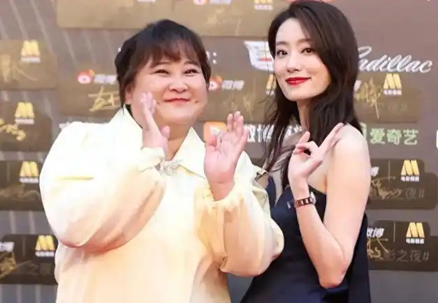 41岁贾玲和38岁张小斐对比骨相老去和皮相老去差距真的很明显