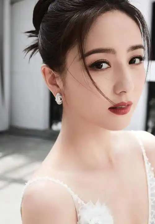 女明星的贵族气场,揭秘女明星如何通过珠宝散发贵气_魅力_气质_夫妇