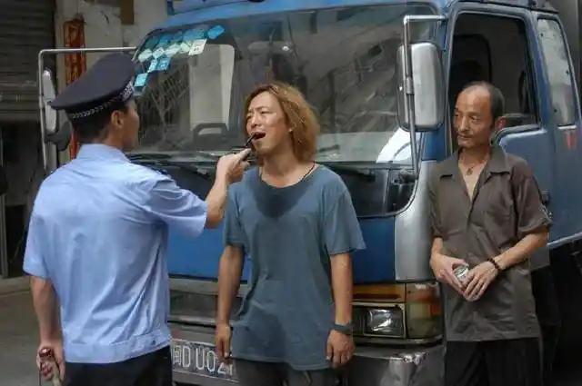 高情商的黄渤,不会那么轻易就拍电影,他的导演处女作必定惊艳!